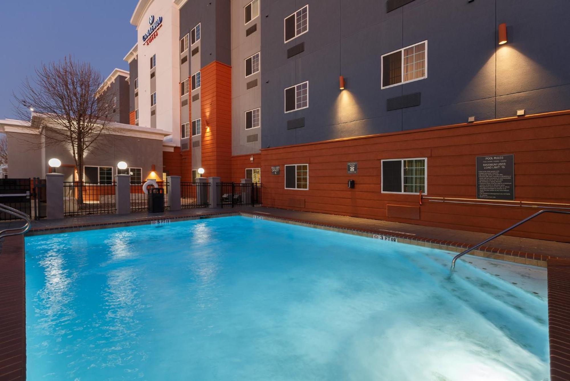 แคนเดิ้ลวูด สวีท ซานมาร์คอส Hotel ภายนอก รูปภาพ